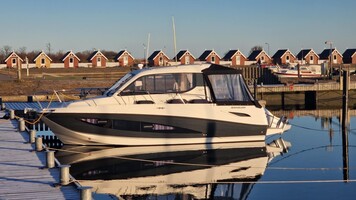 Quicksilver 905 Weekend med F300 Mercury samt Brenderup trailer (Opbevaring)