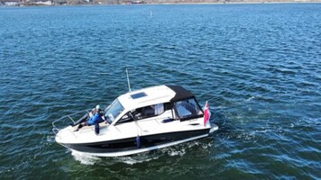 Quicksilver 905 Weekend med F300 Mercury samt Brenderup trailer (Opbevaring)
